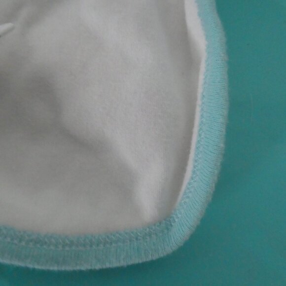 Unbranded | OS One Size | Embroidered Bird Baby Bib - Picture 13 of 13